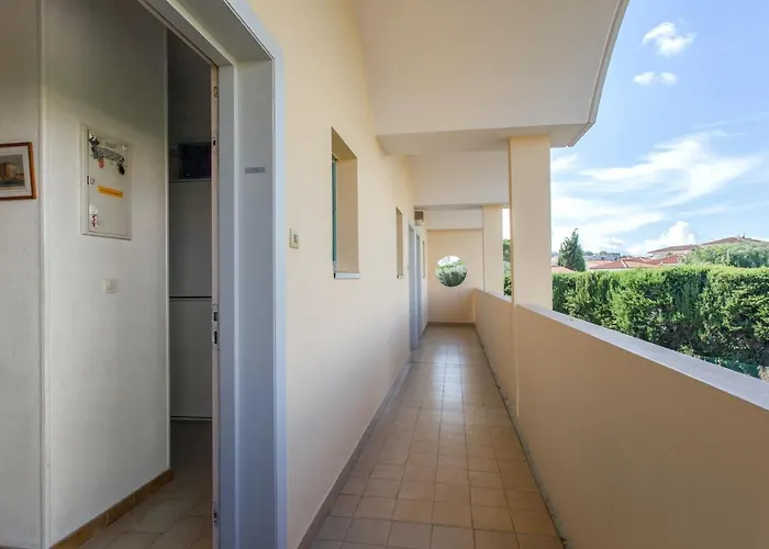 A Antibes, 33 M², Piscine Partagee Αντίμπ